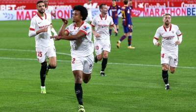 Барселона проиграла Севилье в первом матче 1/2 финала Кубка Короля: видео
