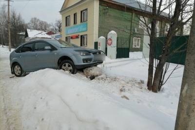 Водитель сбил бегущего пешехода в Тверской области
