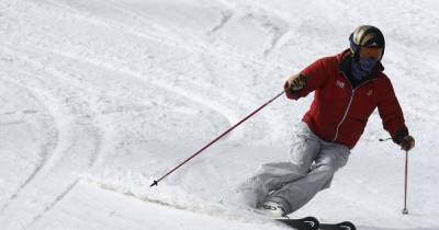 На лыжах по Монмартру: отчаянный парижанин покорил столичные склоны