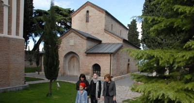 В монастыре Святой Нино в Бодбе обустроили туристическую инфраструктуру