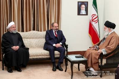 Пашинян призвал Хаменеи и Роухани укрепить отношения Армении и Ирана
