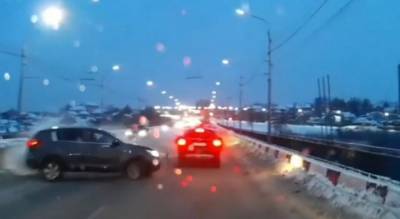 Момент столкновения Kia со скорой в Чебоксарах попал на видео