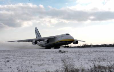 Руслан Ан-124: взлет с заснеженного аэродрома