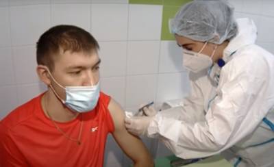 Вакцинация от вируса на Киевщине: названо число людей, которые получат прививку первым делом