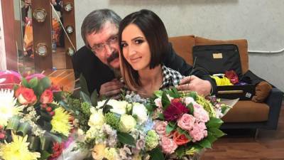 Отец Бузовой вступился за дочь после ее расставания с Давой