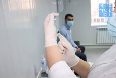 Врио главы Докузпаринского района получил первый компонент вакцины от коронавируса