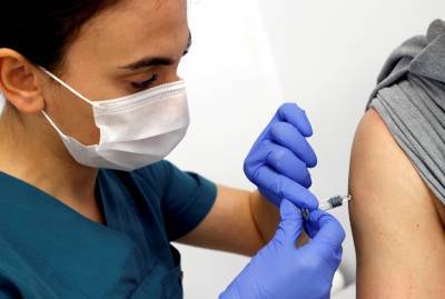 Вакцинация в Японии начнется позже, чем в Украине