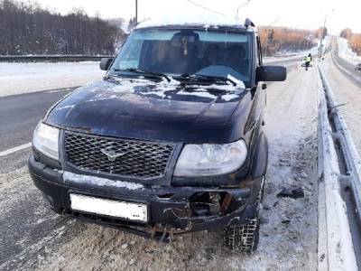 На трассе М1 в Смоленской области внедорожник врезался в отбойник