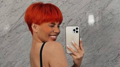 Дочь певицы Валерии показала фанатам фотографии из ванной