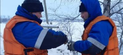 Саперы вновь взорвали лед на реке Выг в Карелии