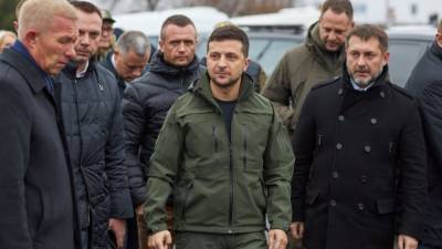 Зеленский прибыл в Донбасс вместе с послами "Большой семерки"
