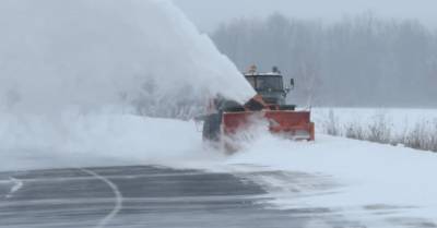 Снегопад в Украине: в ряде западных областей ограничили движение грузовиков