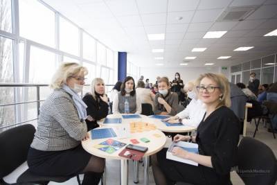 Управлять изменениями: директоров липецких школ учат мыслить современно