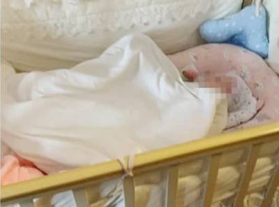Фото: выпавшая из окна в Мурино могла покончить с собой из-за депрессии – в квартире остался 2-месячный ребенок