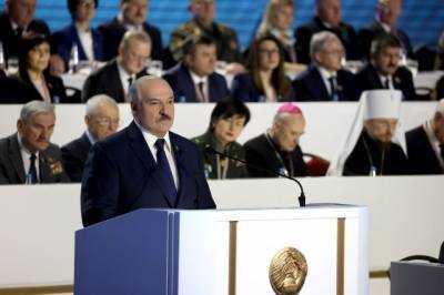 Лукашенко: Запад забыл об обещаниях не продвигать НАТО на Восток