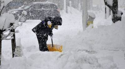 Во Львове выпало 35 см снега, Садовый рекомендует ввести выходной