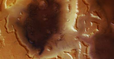 Ученые показали два лучших места для поиска льда на Марсе