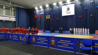 Полный комплект медалей уехал в Соль-Илецк с областного первенства по самбо