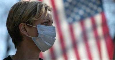Жителей США призвали носить сразу две маски для лучшей защиты от COVID-19