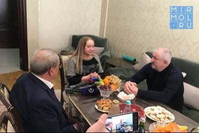 Наталье Молчановой передали трехкомнатную квартиру в Махачкале