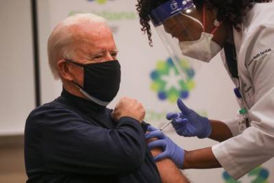 Байден зря обещал победу над COVID-19 – у США все еще мало механизмов борьбы с пандемией