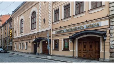 Суд обязал "Санктъ-Петербургъ оперу" отреставрировать крышу Дома фон Дервиза