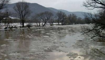 На реках Закарпатья начался паводок