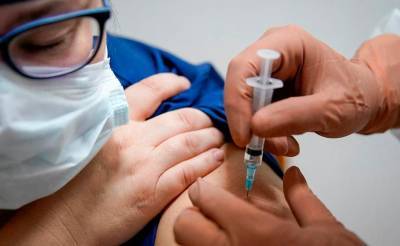 Власти Узбекистана приняли решение сертифицировать российскую вакцину от коронавируса "Спутник V". Кто получит ее первым?