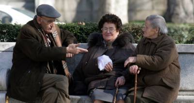 В Латвии могут выплатить разовое пособие в 200 евро пенсионерам и инвалидам