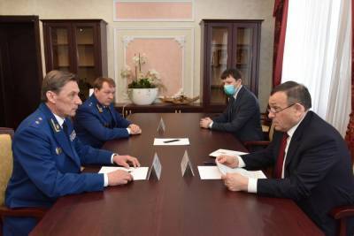 Глава Марий Эл провел встречу с заместителем генпрокурора РФ