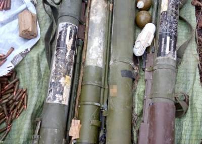 Сотрудники СБУ обнаружили схрон с боеприпасами в Станично-Луганском районе