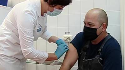 Новости на "России 24". Узбекистан начал сертификацию вакцины "Спутник V"