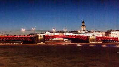 Дворцовый мост в Петербурге зажжется красными огнями в честь китайского Нового года