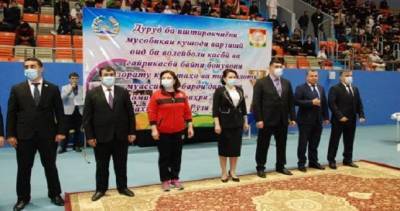 В Душанбе стартовал волейбольный турнир среди женщин за Кубок Председателя города