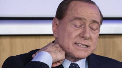 После падения Берлускони наблюдался у врачей