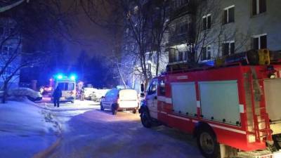 Полицейский спас женщину в Москве, прыгнув с ней с четвертого этажа