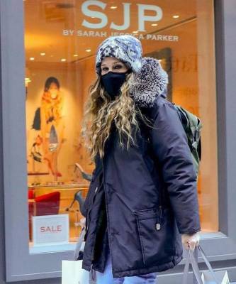 Сара Джессика Паркер в самой теплой зимней шапке российского бренда