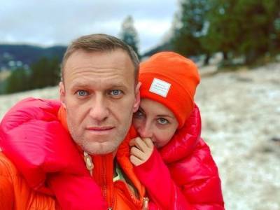 «Тут явно какой-то подвох»: Навальный в письме супруге спросил, почему ему присылают сотни фотографий котов