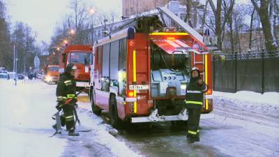"Она не могла двигаться": подробности спасения женщины при пожаре в Москве