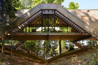 Дом-мост: как выглядит уникальный дом у лесах Канады - 24tv.ua - Токио - Канада - Торонто