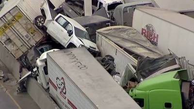 Не менее пяти человек погибли в ДТП примерно с сотней автомобилей в Техасе
