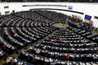 Конституционный кризис, коррупция, олигархи: Европарламент опубликовал доклад по Украине