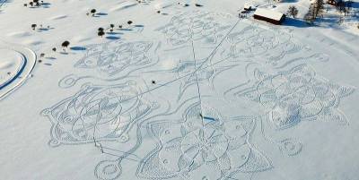 В Финляндии волонтеры за два дня изобразили на снегу гигантские снежинки размером 160 метров - фото и видео рисунка - ТЕЛЕГРАФ