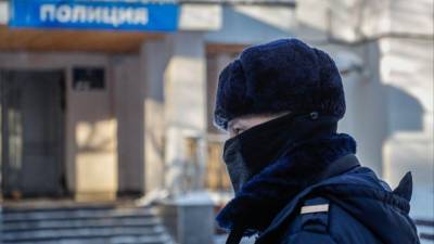 Огненное видео: полицейский спрыгнул вместе с москвичкой с горящего балкона