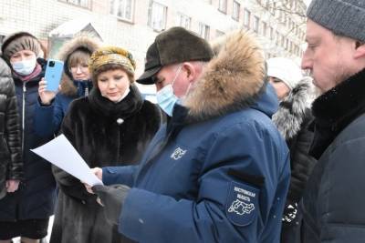 Губернатор Сергей Ситников пообещал жителями микрорайона Юбилейный сохранение стадиона