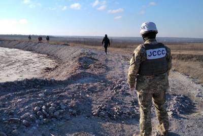 В результате обстрела на Донбассе погиб еще один украинский военный