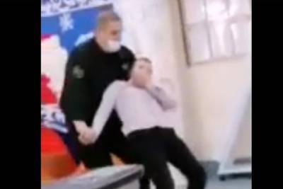 Охранник напал на мальчика в новосибирской школе