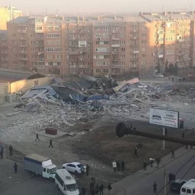 В супермаркете во Владикавказе прогремел взрыв. Здание полностью разрушено