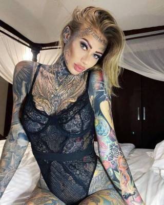 Беки Холт - самая татуированная девушка в Великобритании (15 фото)