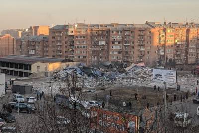 Во Владикавказе произошел взрыв в торговом центре: здание полностью уничтожено